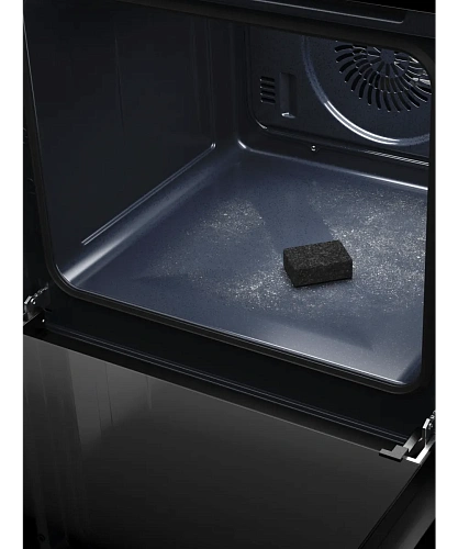 Духовой шкаф электрический  HO 608 P BB Black
